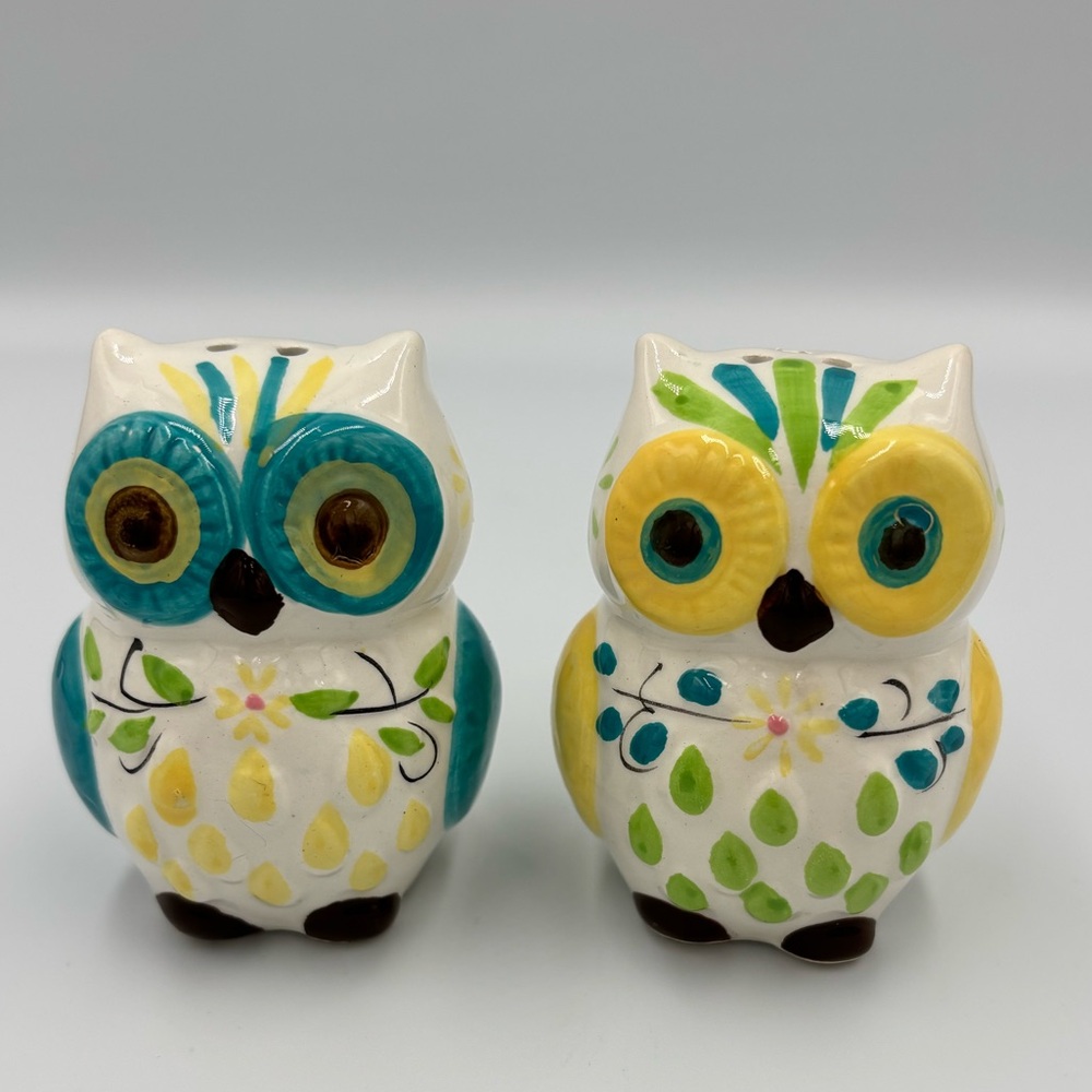 Vintage Owl Salt And Pepper Shakers Flower & Leaves Design